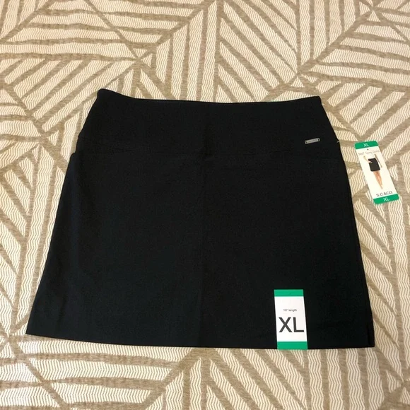 S.C. & Co. Classic Black Skort - Picture 1 of 12
